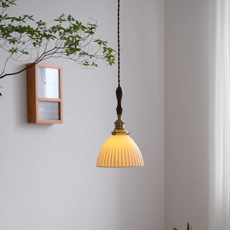 lustre nordique vintage en céramique et laiton luminaire suspendu - vue 4 sur 10