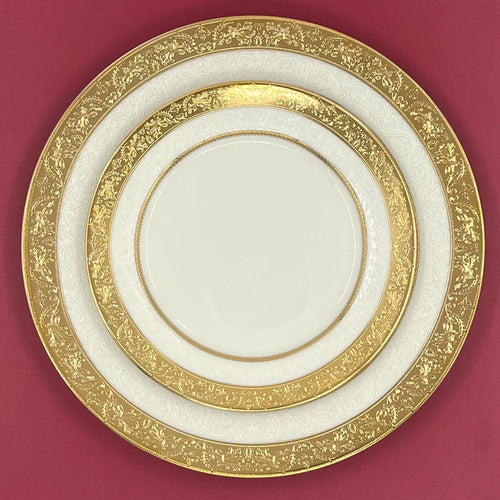 Assiette porcelaine style palais relief steak doré