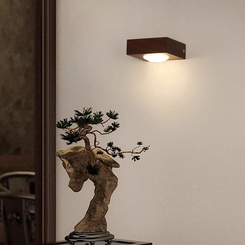 Walnut Wood Wall Light, Wabi-sabi Modern style, Wall Sconce lighting for Bedroom, Bedside, Living, Dining Room, Showcase - vue 4 sur 7