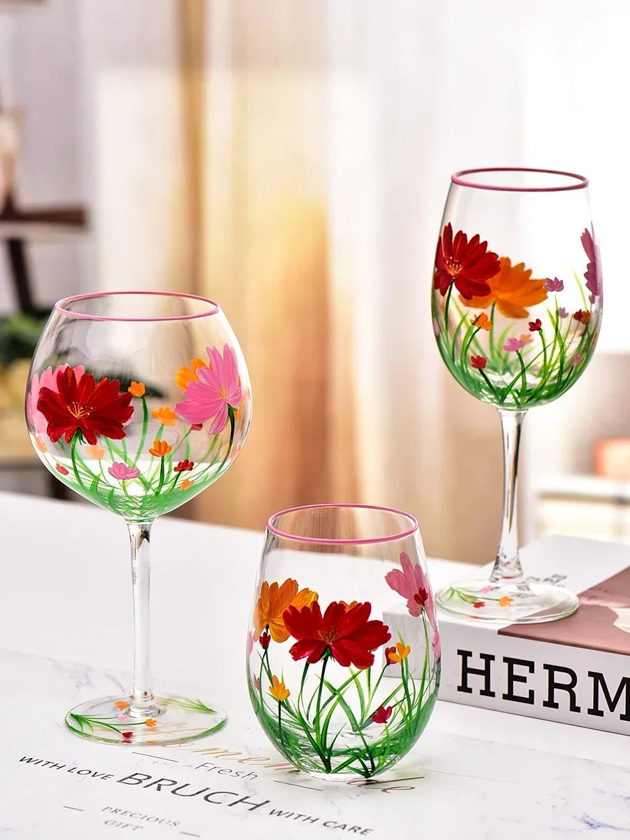 Verre à vin motifs floraux peints lot trois - vue 2 sur 6