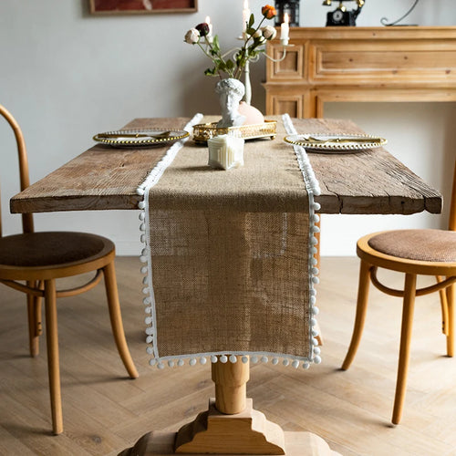Chemin de table style champetre beige avec pompons - vue 6 sur 7