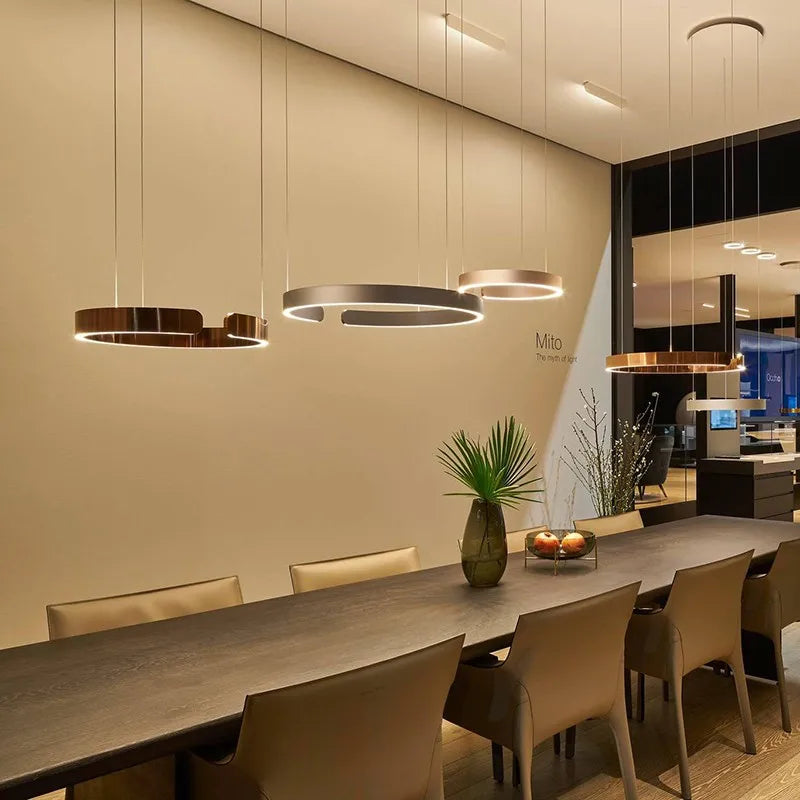 lustre moderne en acier inoxydable en forme de c pour restaurant - vue 3 sur 10