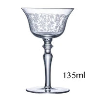 Verres à martini design élégant pour cocktails soirées