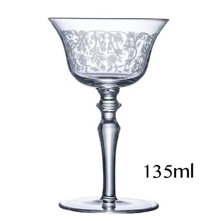 Verres à martini design élégant pour cocktails soirées