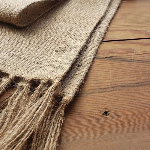 Chemin de table en jute à pompons rustique - vue 4 sur 6