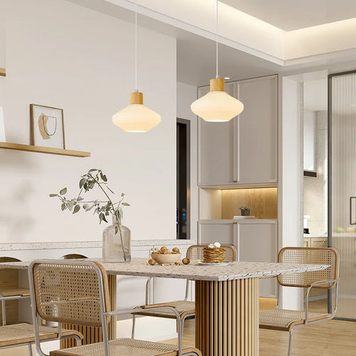 lustre nordique moderne en bois pour intérieur élégant