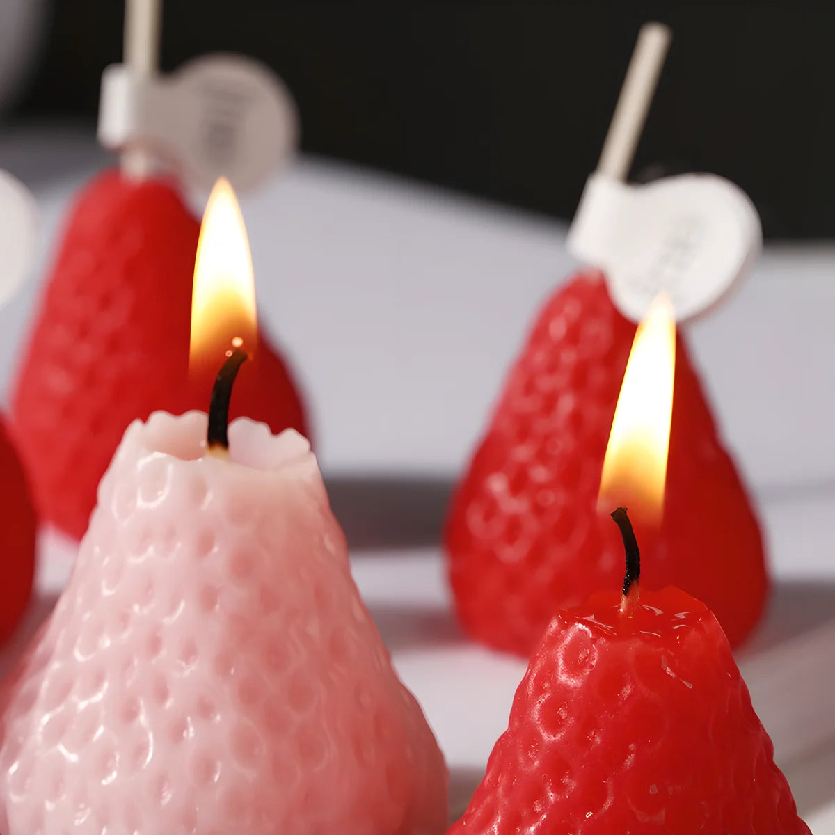 lot de 4 bougies parfumées miniatures fraise tendance décorative - vue 4 sur 7