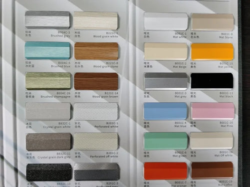 Store vénitien intelligent motorisé sur mesure pour salon