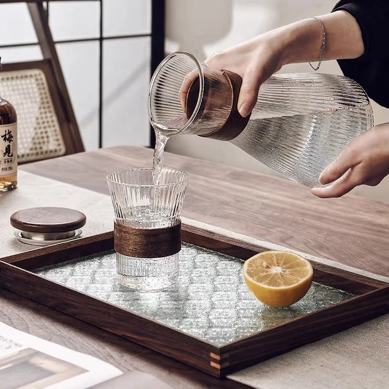 Carafe en verre style japonais etui noyer stries