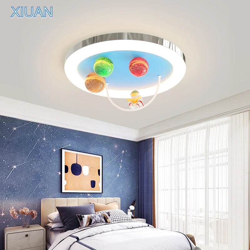 Creative Colorful Glass Ceiling Chandelier Light Planet Astronaut Ceiling Lamps Pink Blue Chrome 220V Children's Bedroom Lamps - vue 4 sur 9
