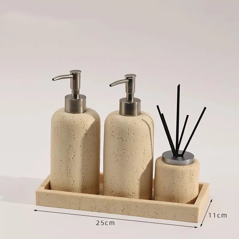 bouteille de désinfectant et accessoires de salle de bain luxe - vue 6 sur 19