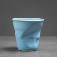 Tasse en gres plissee artisanale style vintage latte
