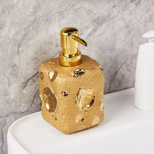 bouteille en céramique dorée décor lune pour lotion - vue 10 sur 11