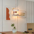 suspension moderne en verre avec détails en bois et cuivre