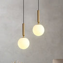 suspension moderne avec abat-jour en boule de verre doré