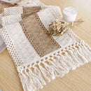 Chemin de table bohème géométrique beige avec pompons