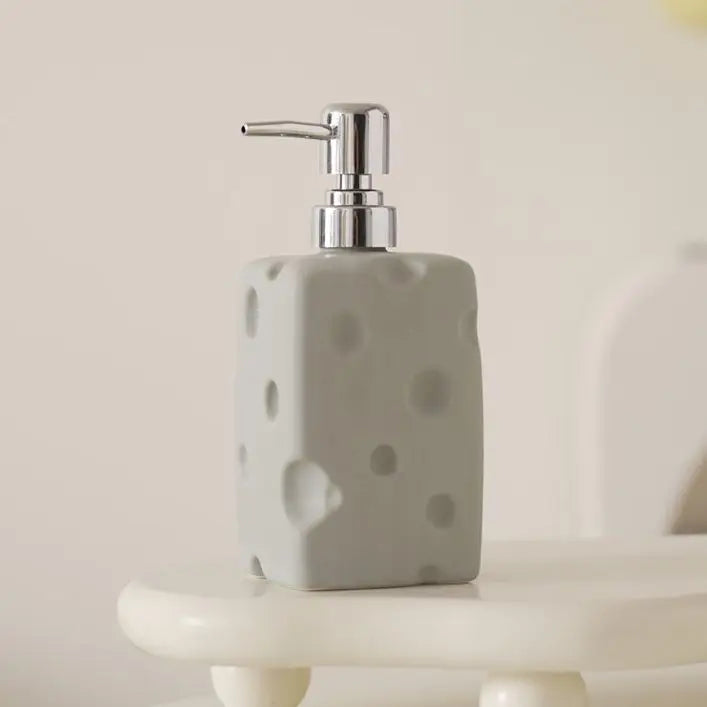 bouteille de lotion créative en forme de fromage amusante - vue 8 sur 16