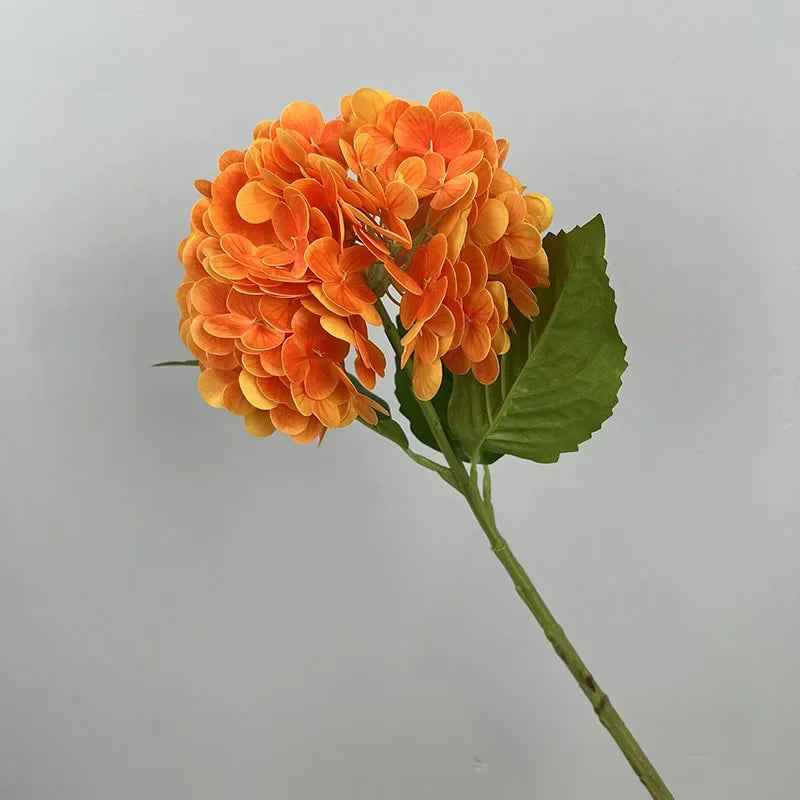 décoration de mariage fleurs artificielles hortensias et roses rouges - vue 9 sur 15