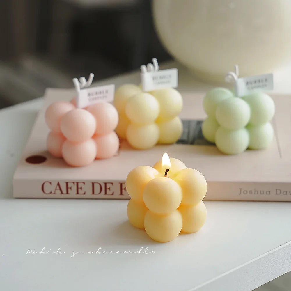 petite bougie cube parfumée en cire de soja fait main