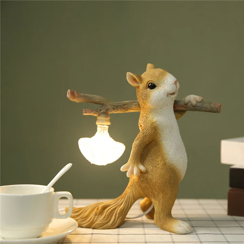 lampe de table écureuil en résine petite veilleuse décorative enfant - vue 2 sur 8