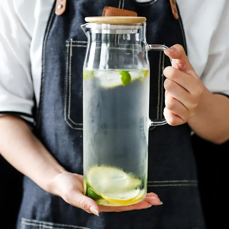 Pichet en verre avec infuseur et couvercle hermetique