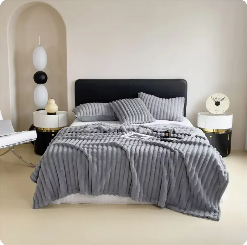 Plaid polaire épais doux style uni pour lit - vue 3 sur 7