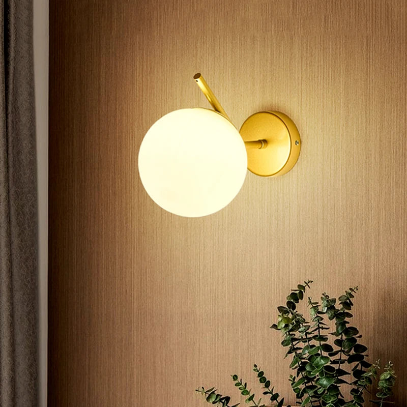 Lampe de applique murale LED boule de verre postmoderne Simple chambre chevet lampara luxe or бра allée intérieure salon décor applique murale - vue 2 sur 10