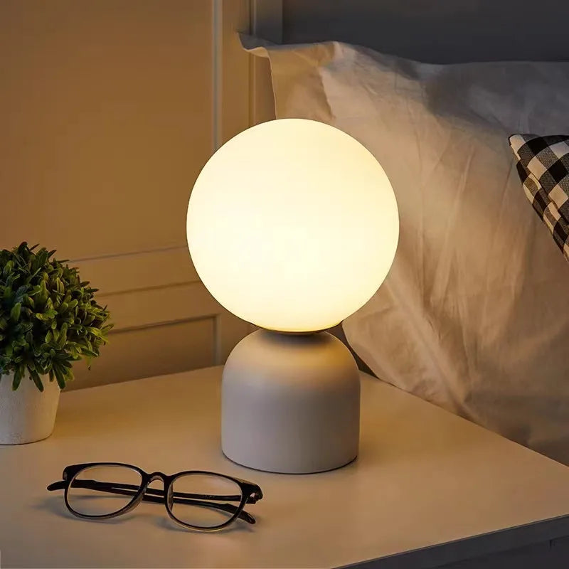 lampe de table en marbre et verre design contemporain