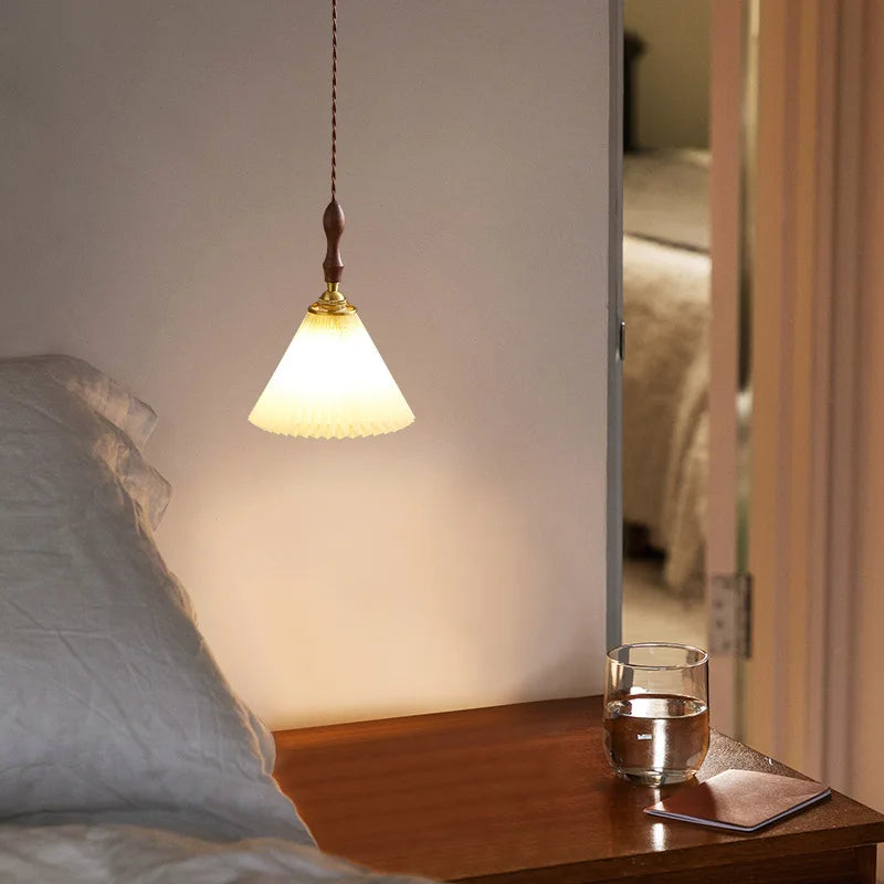 lustre vintage japonais avec abat-jour plissé en noyer - vue 6 sur 12