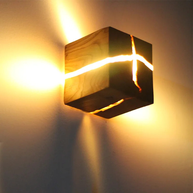 applique murale led en bois massif et résine faite à la main - vue 5 sur 9