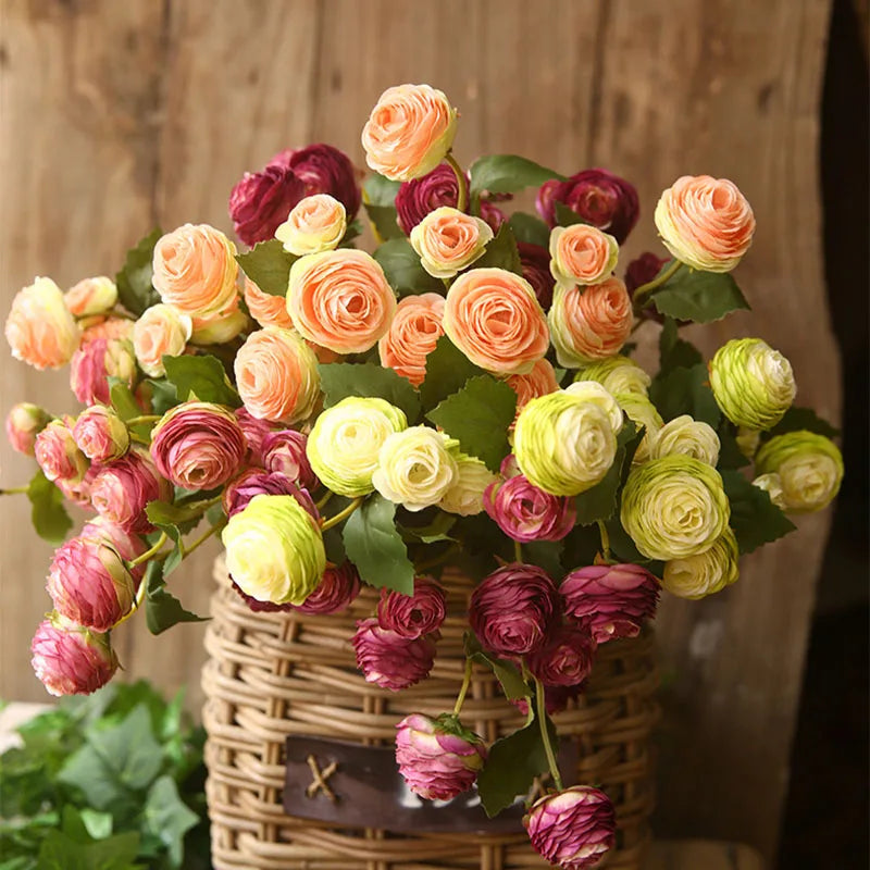fleurs artificielles en soie roses et renoncules pour décoration de mariage - vue 6 sur 13