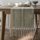 Chemin de table bohème brodé à pompons tissés