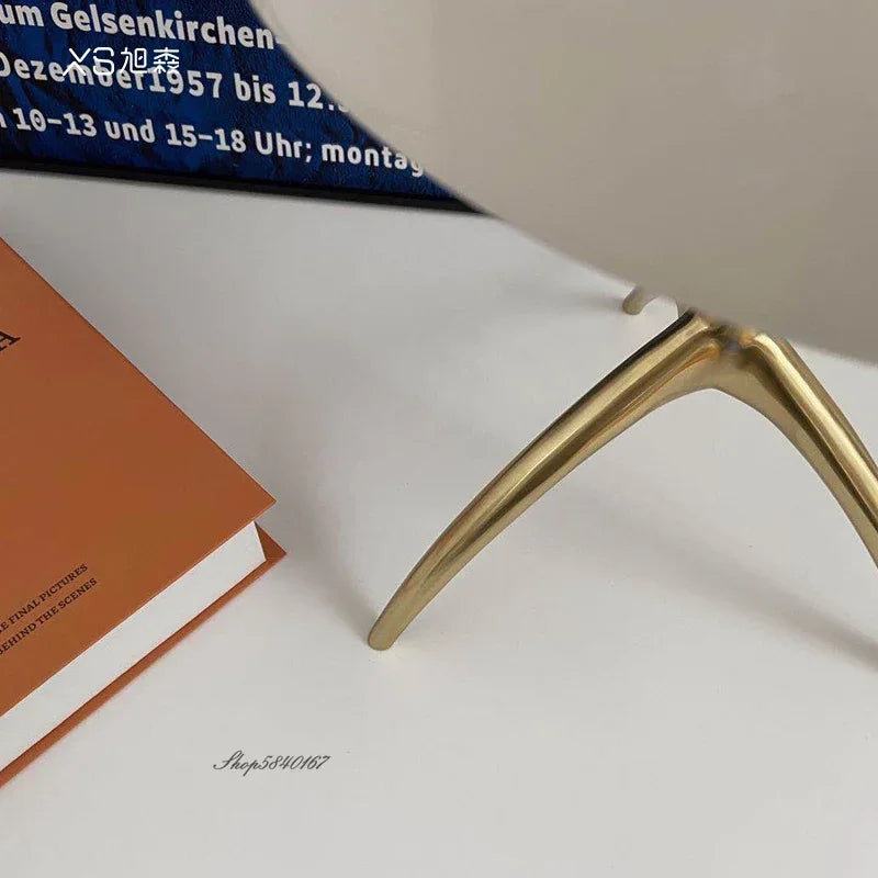 Lampe de bureau trépied postmoderne de styliste italien