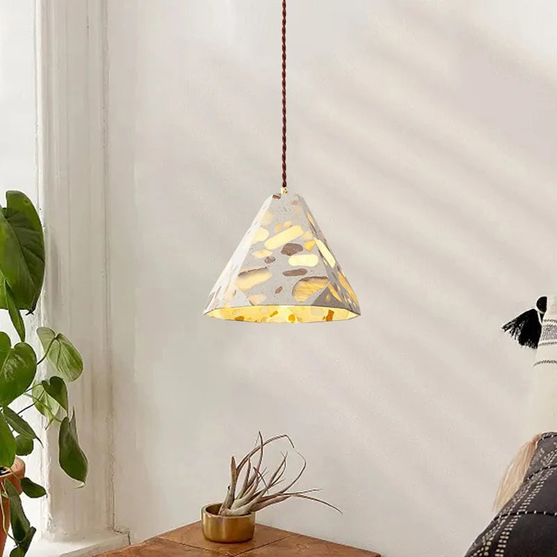 Industrial Style Concrete Pendant Light Fixture, Eco-friendly chandeliers are suitable for bedside, restaurant, café, etc - vue 4 sur 10