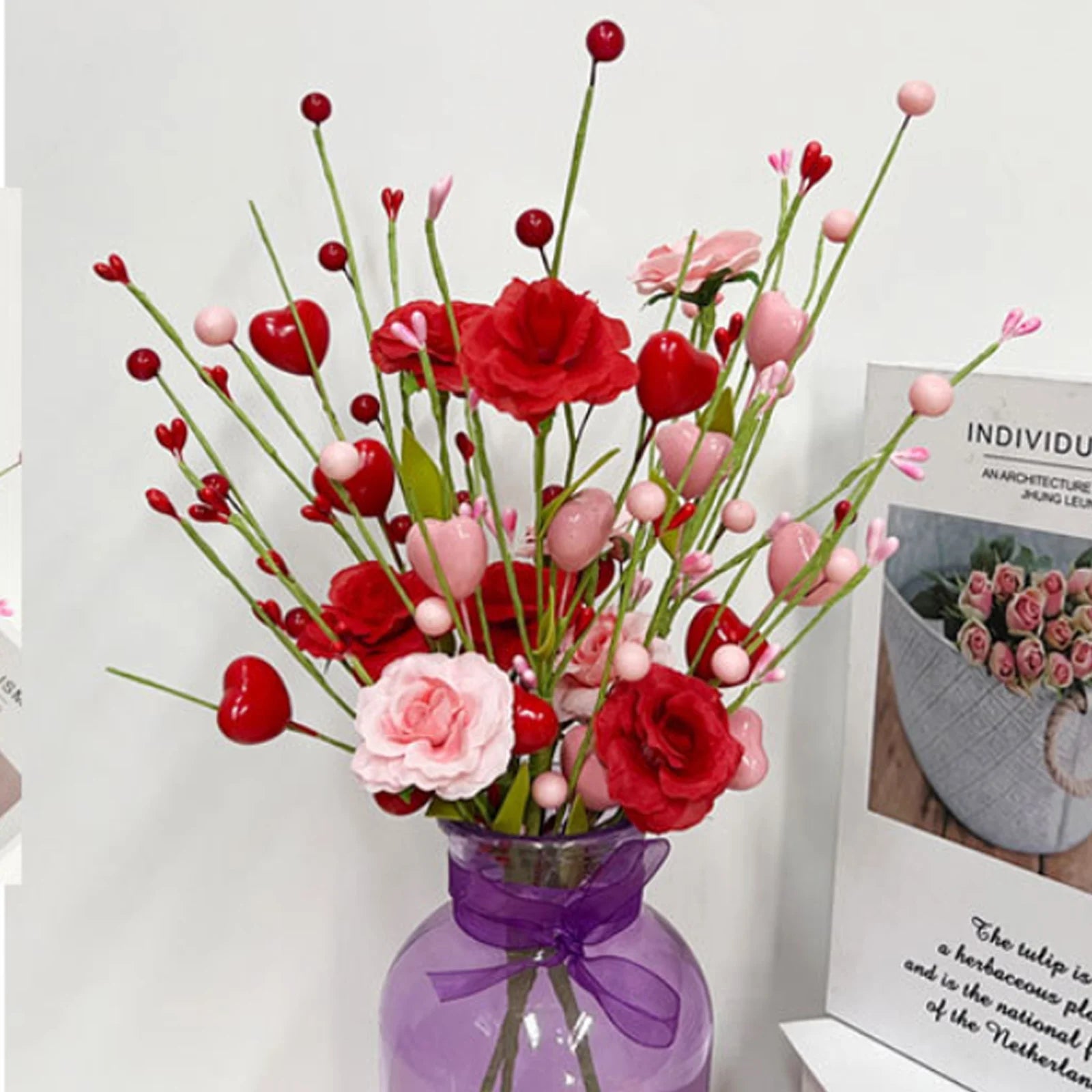 décoration de saint-valentin branche de rose artificielle avec baies d'amour - vue 2 sur 10
