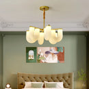 lustre moderne en acrylique et métal doré pour intérieur élégant