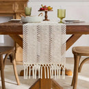 Chemin de table boheme beige a pompons decoratif