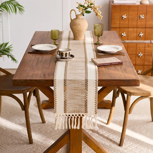 Chemin de table macramé bohème kaki à pompons