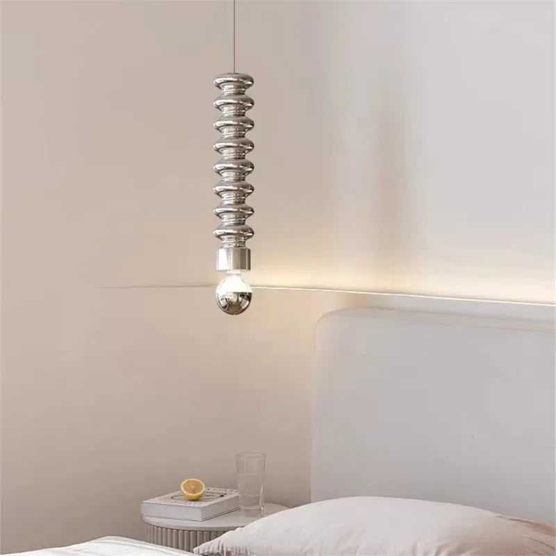 suspension nordique design bauhaus pour une ambiance chaleureuse