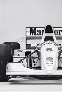 affiche vintage personnages voitures sport course f1 monaco noir et blanc