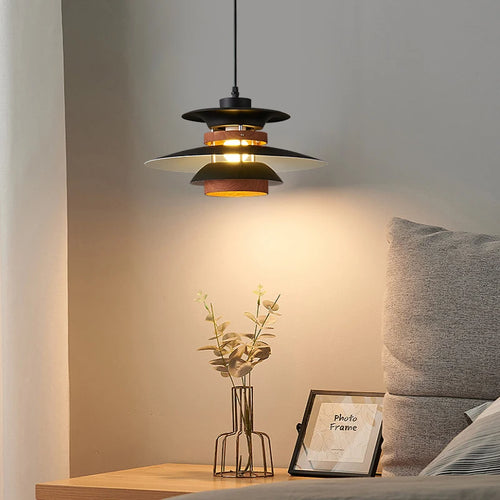lustre moderne en forme de parapluie avec lumière colorée