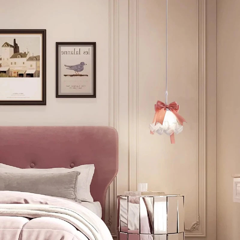 suspension moderne en verre pour chambre de petite fille - vue 5 sur 7