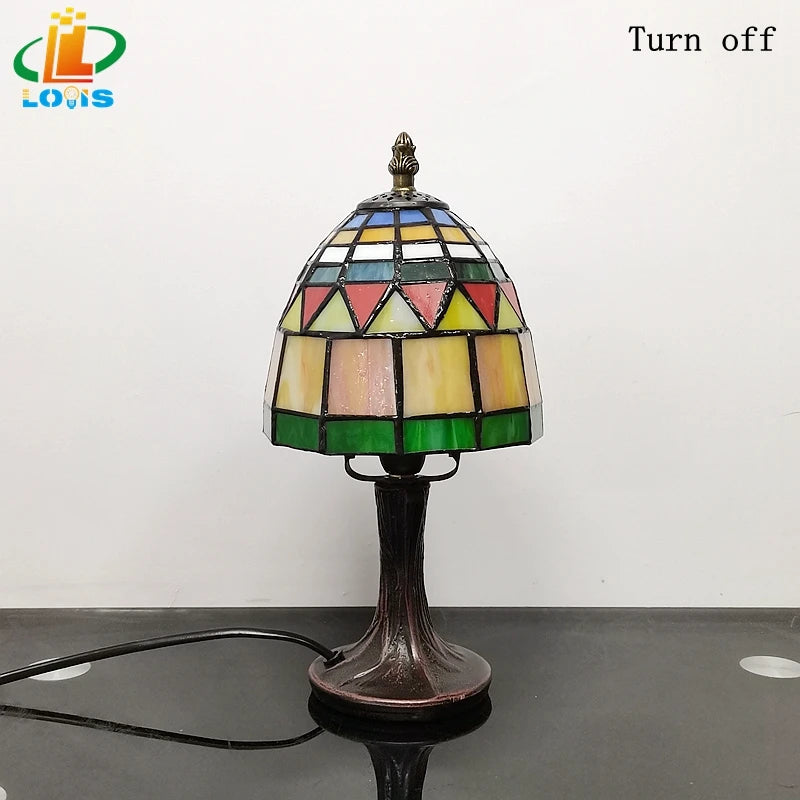 lampe de chevet en verre teinté style tiffany pour décoration élégante - vue 6 sur 6