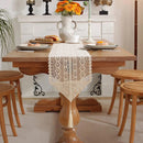 Chemin de table dentelle crochet bohème pompons coton