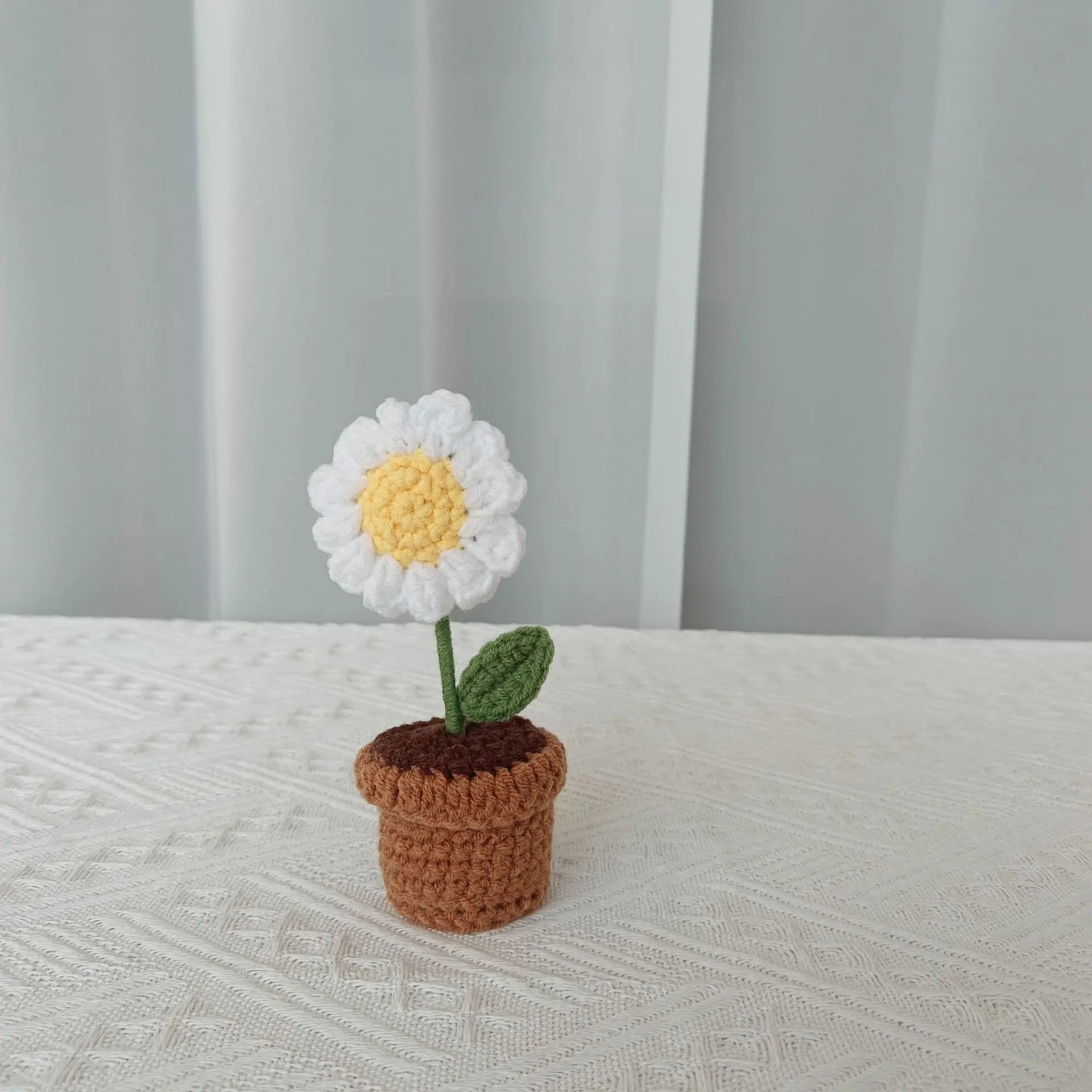 plante en pot tricotée à la main pour cadeau décoratif de saint valentin - vue 18 sur 19