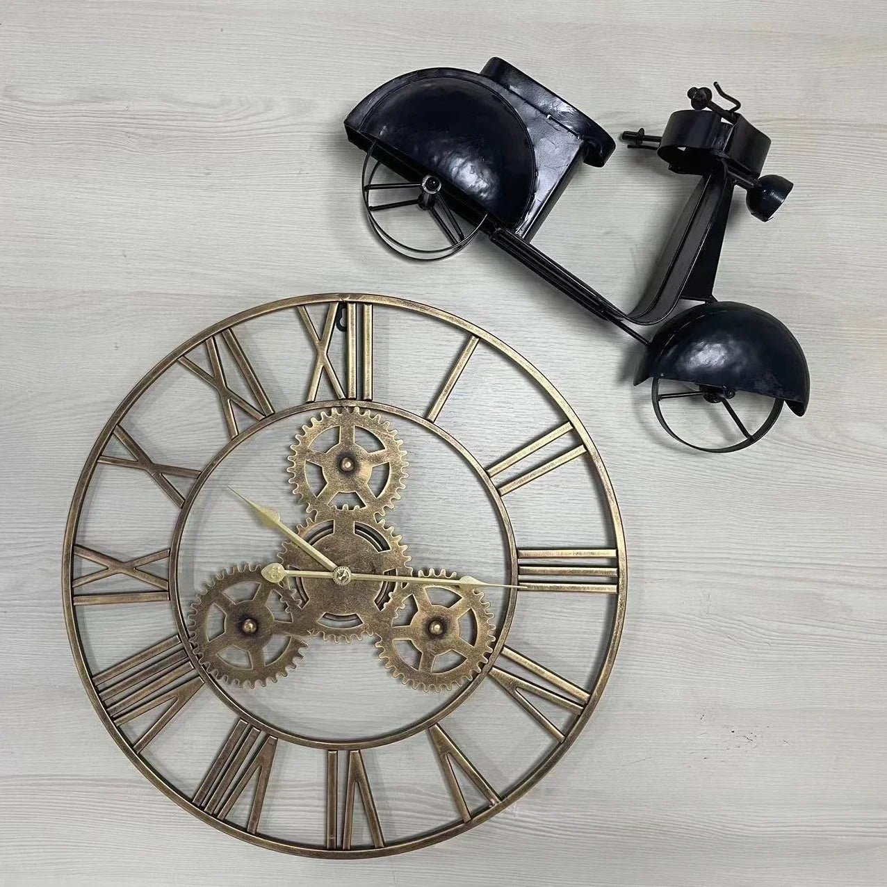 horloge murale rétro en métal avec grand engrenage décoratif - vue 3 sur 6