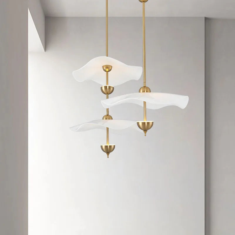 lampe suspension feuille de lotus métal doré luminaires art déco