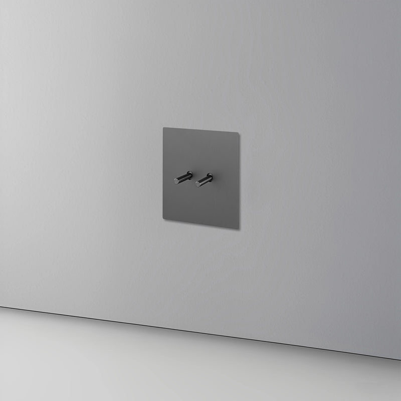 Prise TV en acier gris foncé brossé