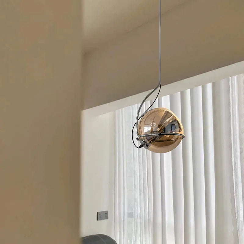 lustre rétro américain en verre ambré pour ambiance créative - vue 3 sur 9