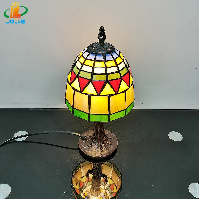 lampe de chevet en verre teinté style tiffany pour décoration élégante - vue 2 sur 6
